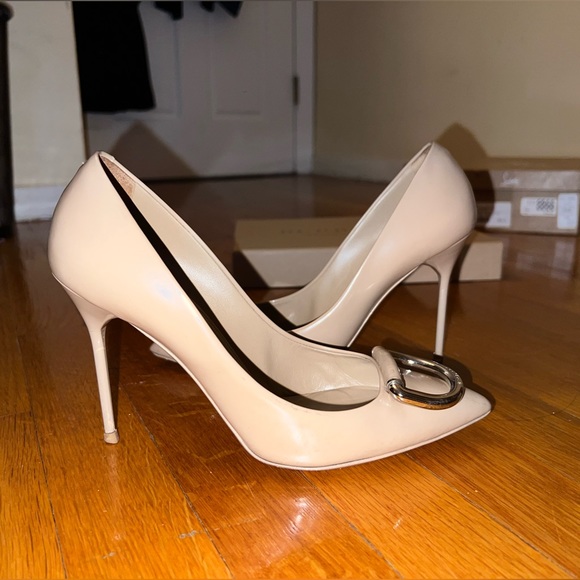 Burberry Flanagan 105 Pump - Picture 2 of 6